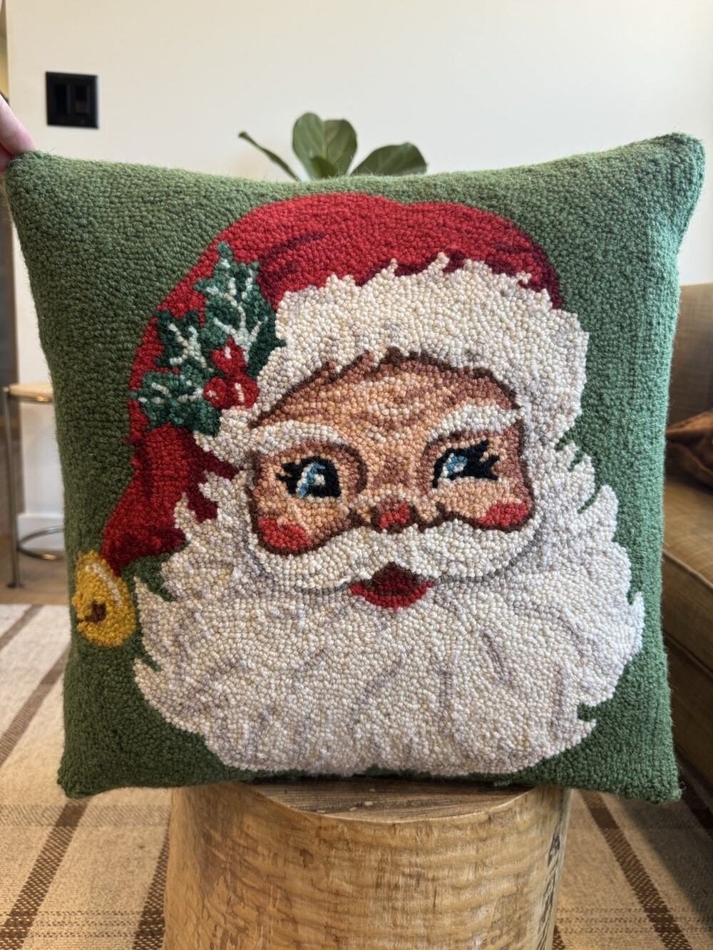 Red Hat Santa Wool Hook Pillow 18” X 18” Square Christmas Holiday